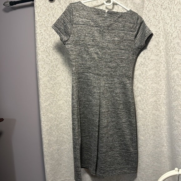 Ivanka Trump grey dress - Picture 2 of 2